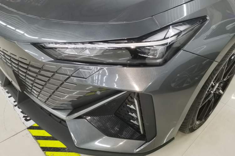 Used CHANGAN UNI-V 2022 1.5T Prestige Version Left Front Headlight