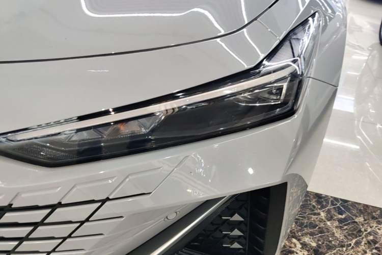 Used CHANGAN UNI-V 2022 1.5T Prestige Version Left Front Headlight