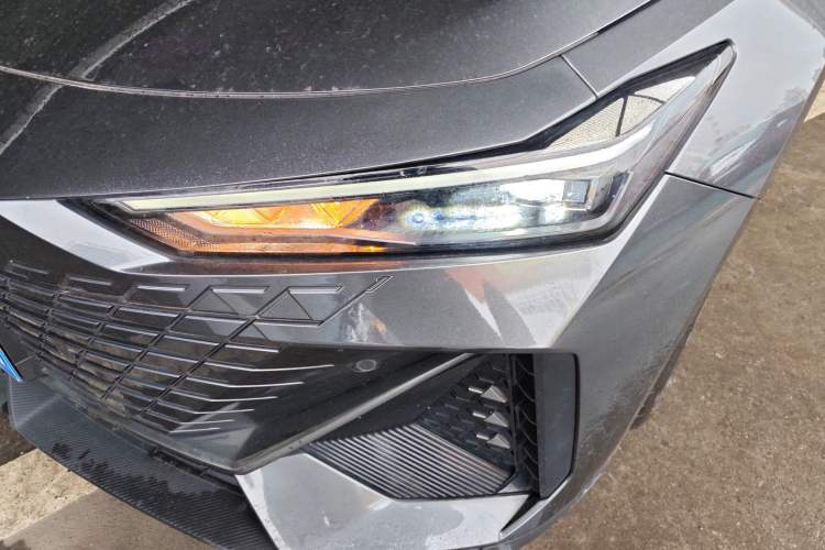 Used CHANGAN UNI-V 2022 1.5T Prestige Version Left Front Headlight