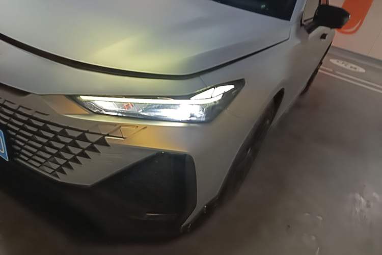 Used CHANGAN UNI-V 2022 2.0T Sporty Version Left Front Headlight