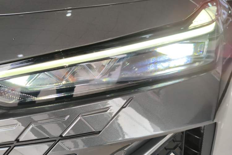 Used CHANGAN UNI-V 2022 1.5T Prestige Version Left Front Headlight