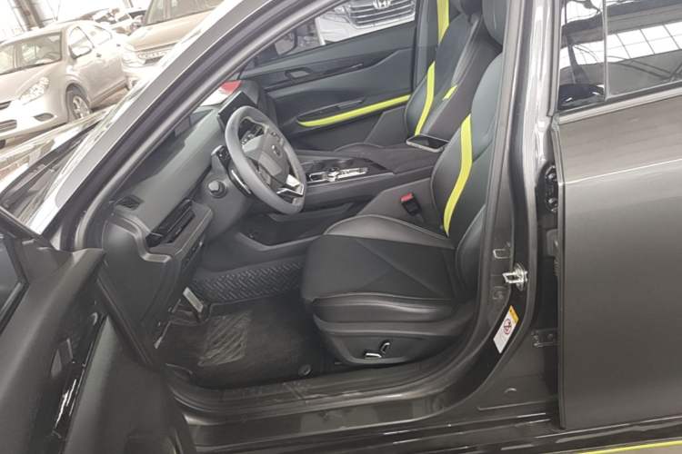 Used CHANGAN UNI-V 2022 1.5T Sport Edition Left Front Seat