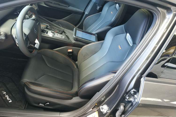 Used CHANGAN UNI-V 2022 2.0T Sporty Version Left Front Seat