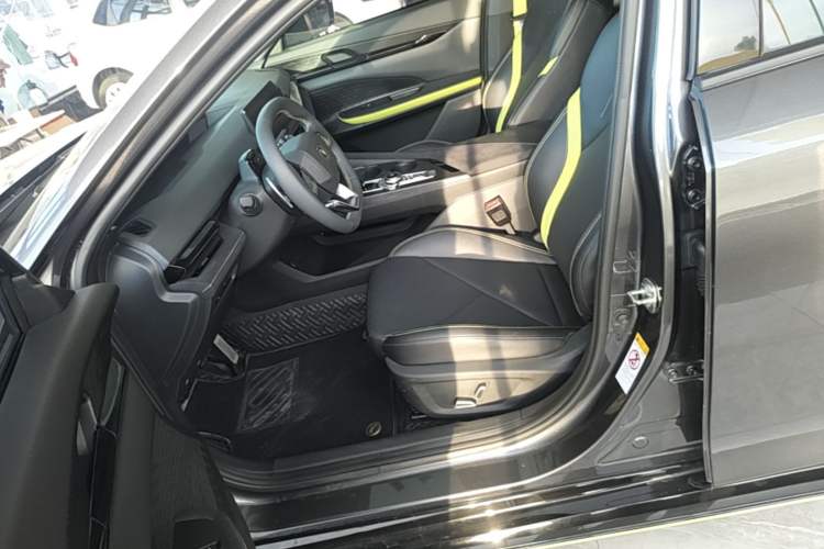 Used CHANGAN UNI-V 2022 1.5T Sport Edition Left Front Seat