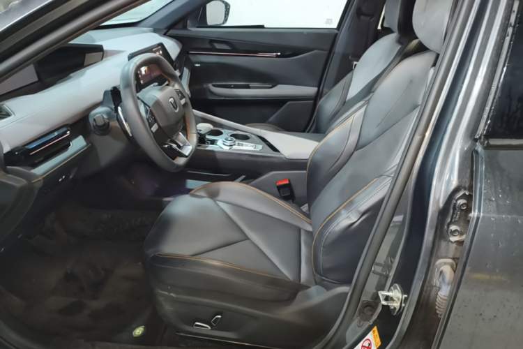 Used CHANGAN UNI-V 2022 1.5T Smart Navigation Version Left Front Seat