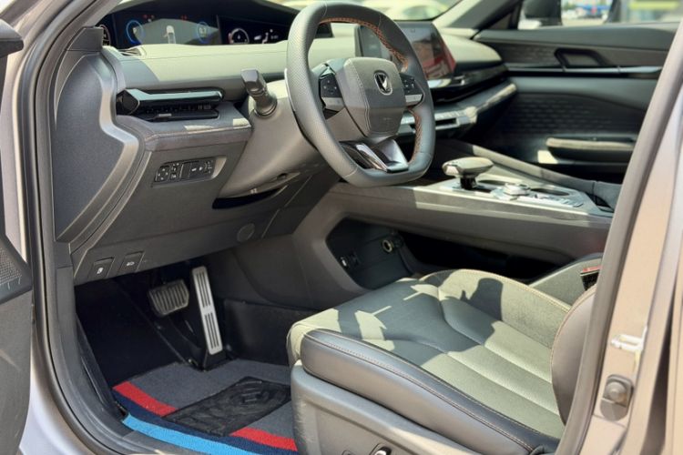 Used CHANGAN UNI-V 2022 2.0T Sporty Version Left Front Seat