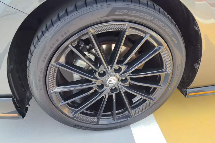 Used CHANGAN UNI-V 2022 1.5T Sport Edition Left Front Wheel Hub