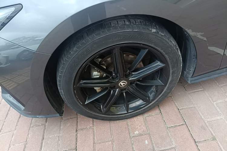 Used CHANGAN UNI-V 2022 1.5T Prestige Version Left Front Wheel Hub