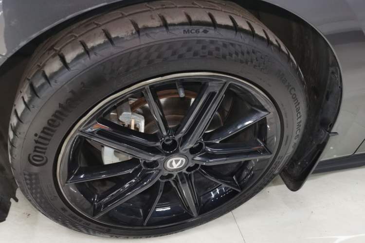 Used CHANGAN UNI-V 2022 1.5T Prestige Version Left Front Wheel Hub