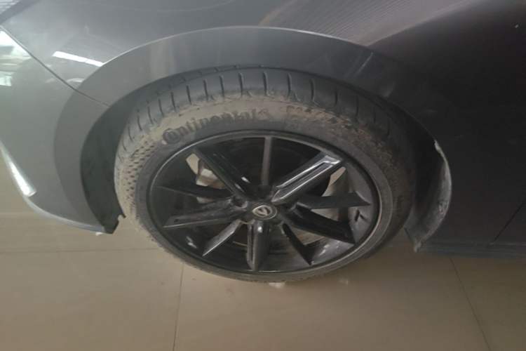 Used CHANGAN UNI-V 2022 1.5T Prestige Version Left Front Wheel Hub