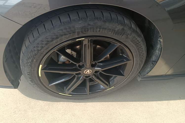 Used CHANGAN UNI-V 2022 1.5T Prestige Version Left Front Wheel Hub
