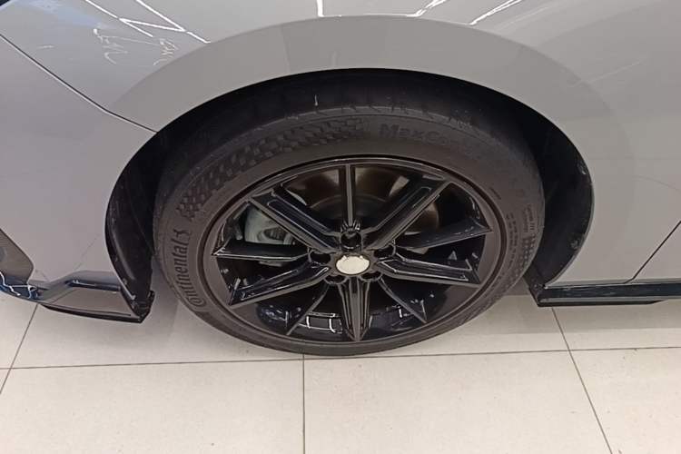 Used CHANGAN UNI-V 2022 2.0T Leading-Speed Edition Left Front Wheel Hub