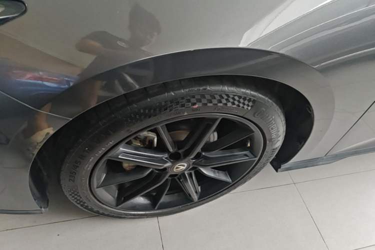 Used CHANGAN UNI-V 2022 1.5T Smart Navigation Version Left Front Wheel Hub