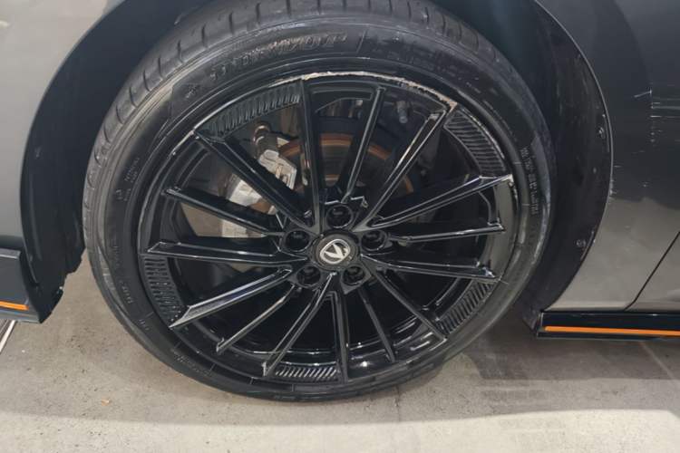 Used CHANGAN UNI-V 2022 1.5T Sport Edition Left Front Wheel Hub