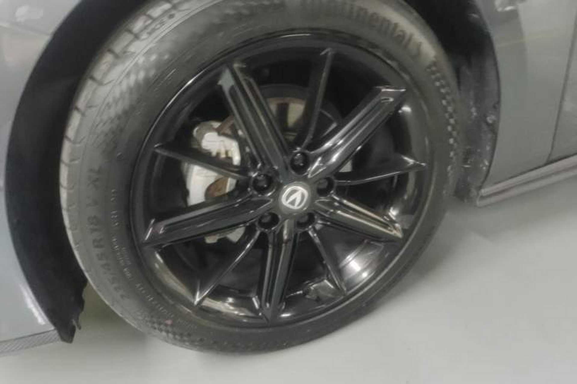Used CHANGAN UNI-V 2022 1.5T Prestige Version Left Front Wheel Hub