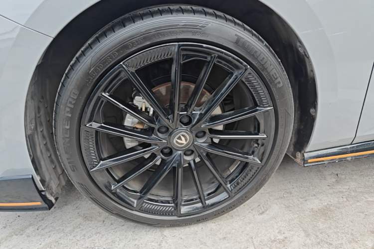 Used CHANGAN UNI-V 2022 1.5T Sport Edition Left Front Wheel Hub