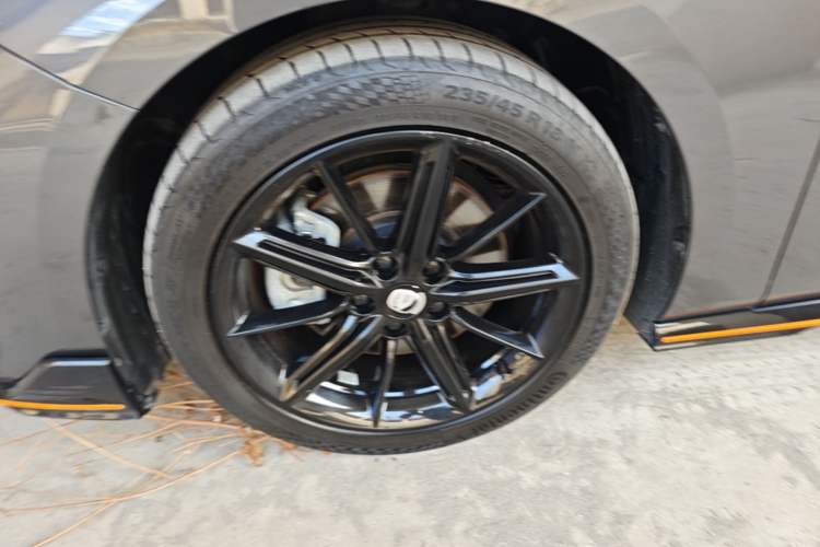 Used CHANGAN UNI-V 2022 2.0T Sporty Version Left Front Wheel Hub