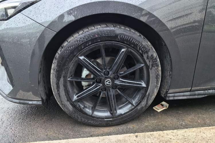 Used CHANGAN UNI-V 2022 1.5T Prestige Version Left Front Wheel Hub