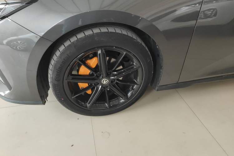 Used CHANGAN UNI-V 2022 1.5T Prestige Version Left Front Wheel Hub