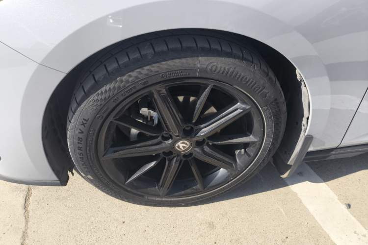 Used CHANGAN UNI-V 2022 1.5T Prestige Version Left Front Wheel Hub