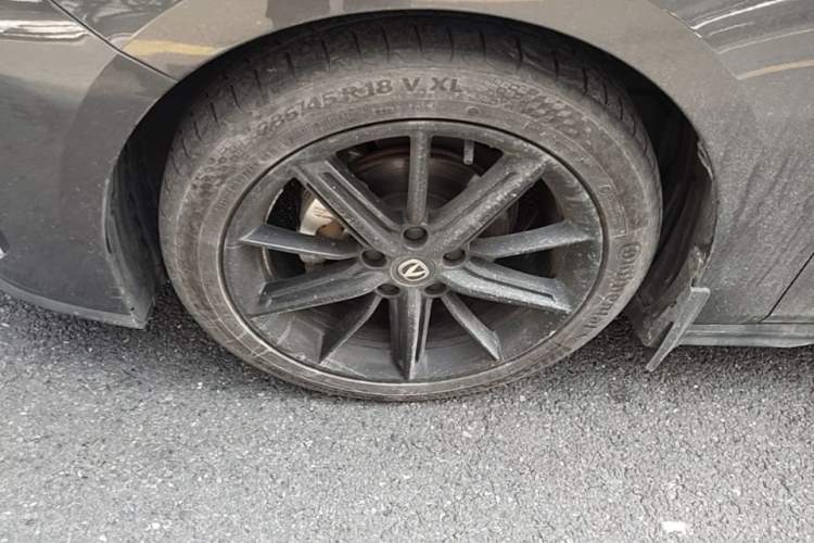 Used CHANGAN UNI-V 2022 1.5T Prestige Version Left Front Wheel Hub