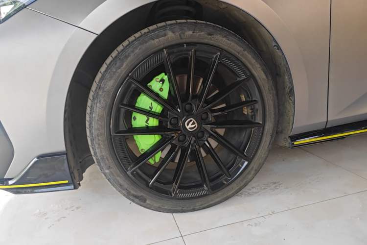 Used CHANGAN UNI-V 2022 2.0T Leading-Speed Edition Left Front Wheel Hub
