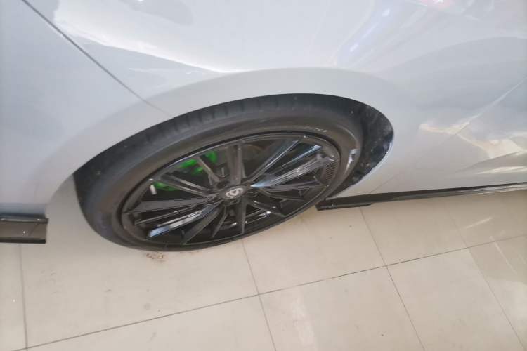 Used CHANGAN UNI-V 2022 2.0T Leading-Speed Edition Left Front Wheel Hub