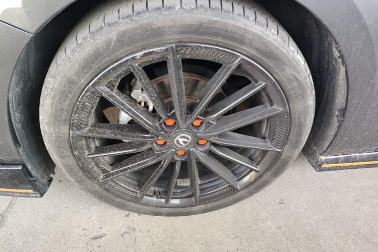 Used CHANGAN UNI-V 2022 1.5T Sport Edition Left Front Wheel Hub