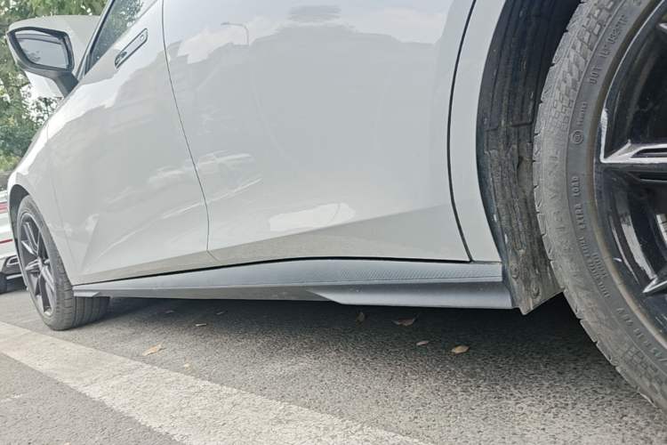 Used CHANGAN UNI-V 2022 1.5T Prestige Version Left Side Sill