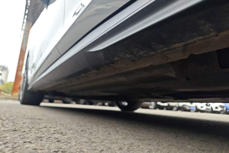 Used CHANGAN UNI-V 2022 1.5T Prestige Version Left Side Sill