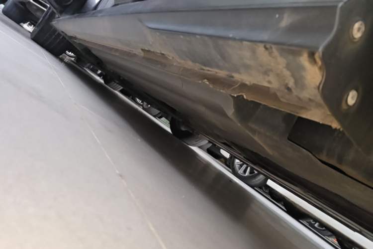 Used CHANGAN UNI-V 2022 1.5T Smart Navigation Version Left Side Sill