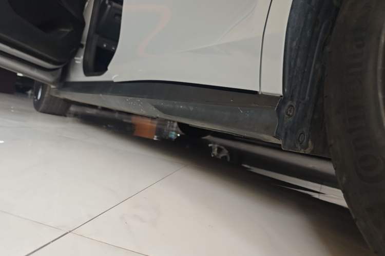 Used CHANGAN UNI-V 2022 1.5T Prestige Version Left Side Sill