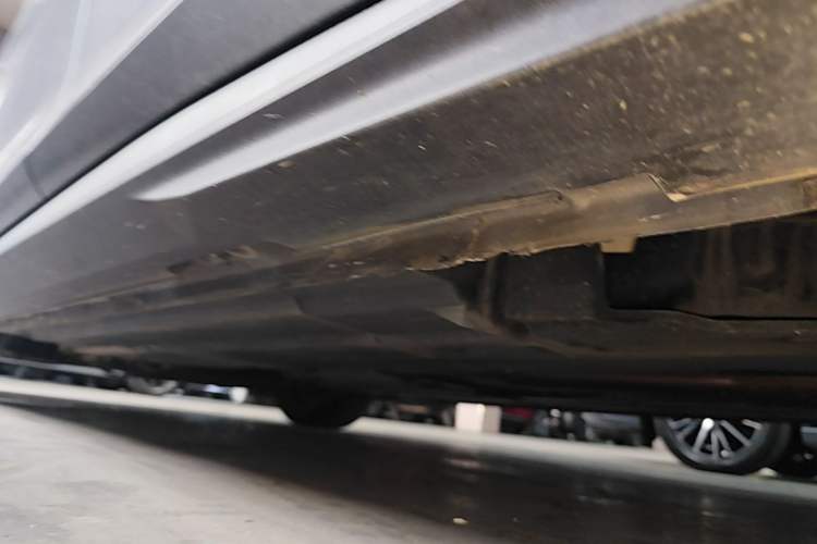 Used CHANGAN UNI-V 2022 1.5T Smart Navigation Version Left Side Sill
