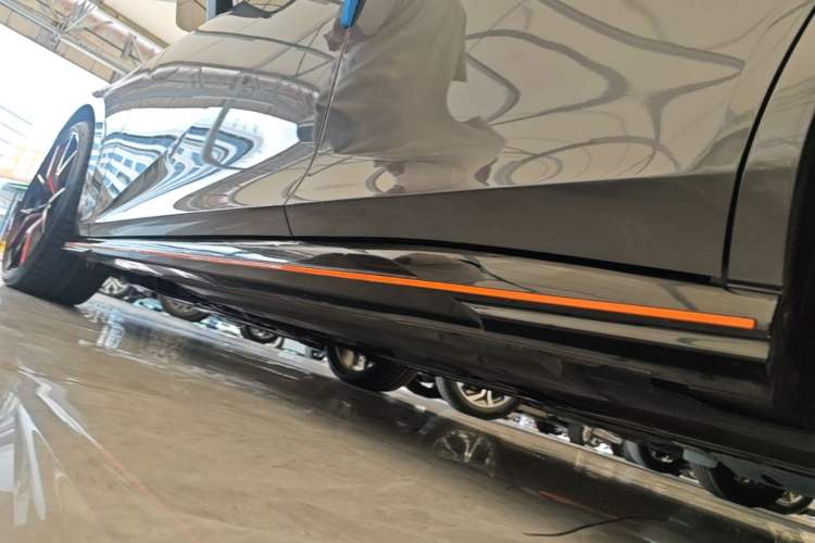 Used CHANGAN UNI-V 2022 2.0T Leading-Speed Edition Left Side Sill