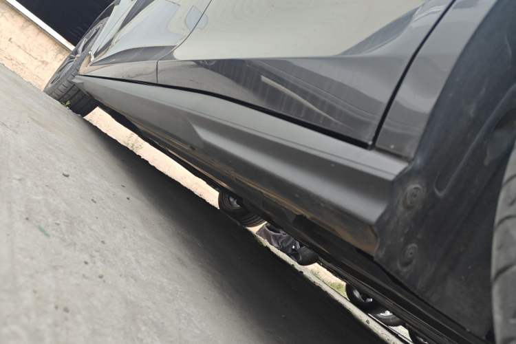 Used CHANGAN UNI-V 2022 1.5T Smart Navigation Version Left Side Sill