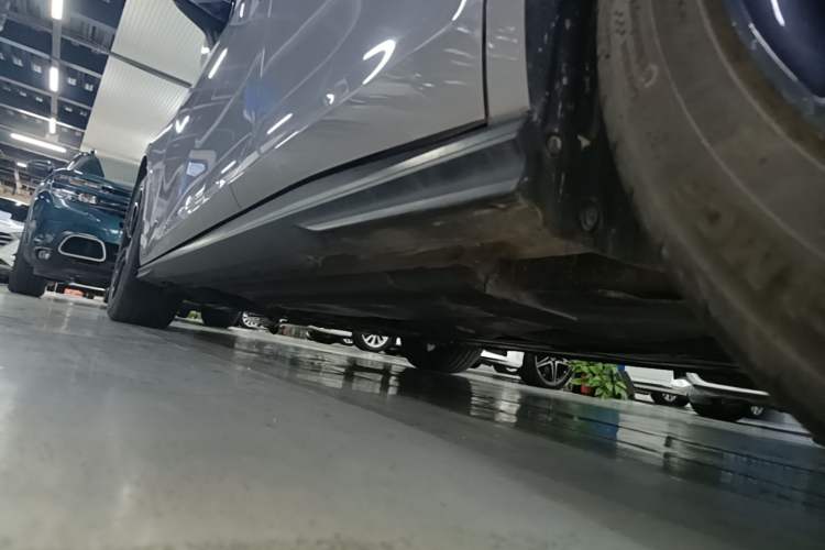 Used CHANGAN UNI-V 2022 1.5T Prestige Version Left Side Sill