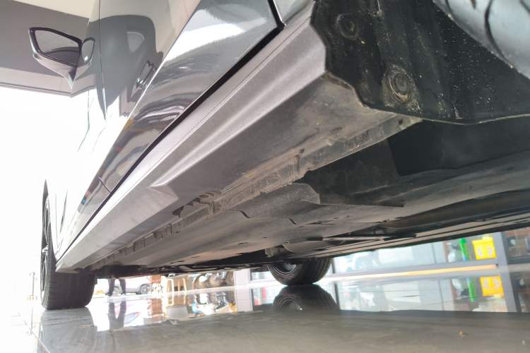 Used CHANGAN UNI-V 2022 1.5T Prestige Version Left Side Sill