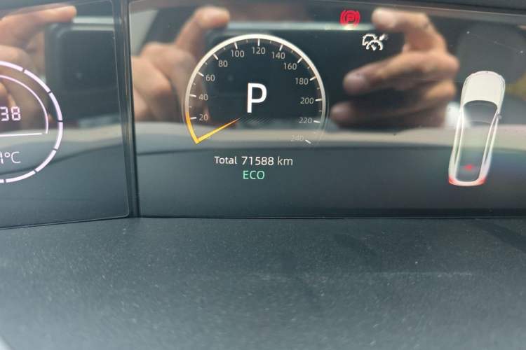 Used CHANGAN UNI-V 2022 1.5T Prestige Version Odometer Close Up