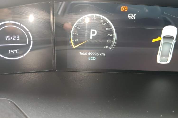 Used CHANGAN UNI-V 2022 1.5T Sport Edition Odometer Close Up