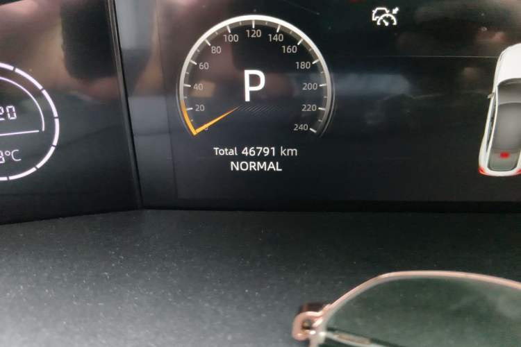 Used CHANGAN UNI-V 2022 1.5T Prestige Version Odometer Close Up
