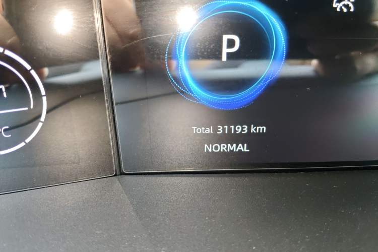 Used CHANGAN UNI-V 2022 1.5T Sport Edition Odometer Close Up