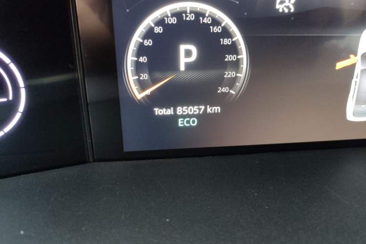 Used CHANGAN UNI-V 2022 1.5T Smart Navigation Version Odometer Close Up
