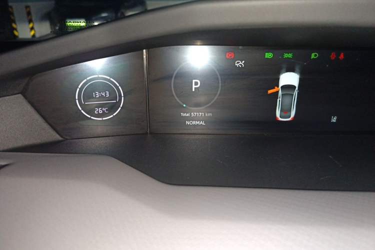 Used CHANGAN UNI-V 2022 1.5T Smart Navigation Version Odometer Close Up