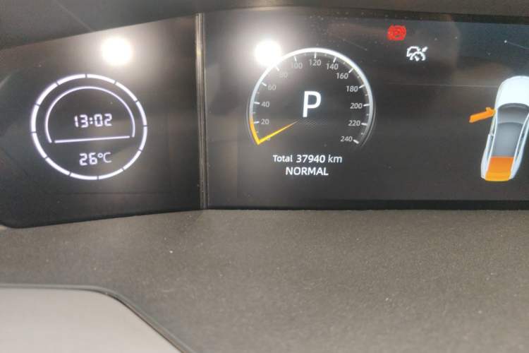 Used CHANGAN UNI-V 2022 1.5T Smart Navigation Version Odometer Close Up