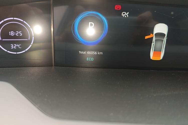 Used CHANGAN UNI-V 2022 1.5T Smart Navigation Version Odometer Close Up