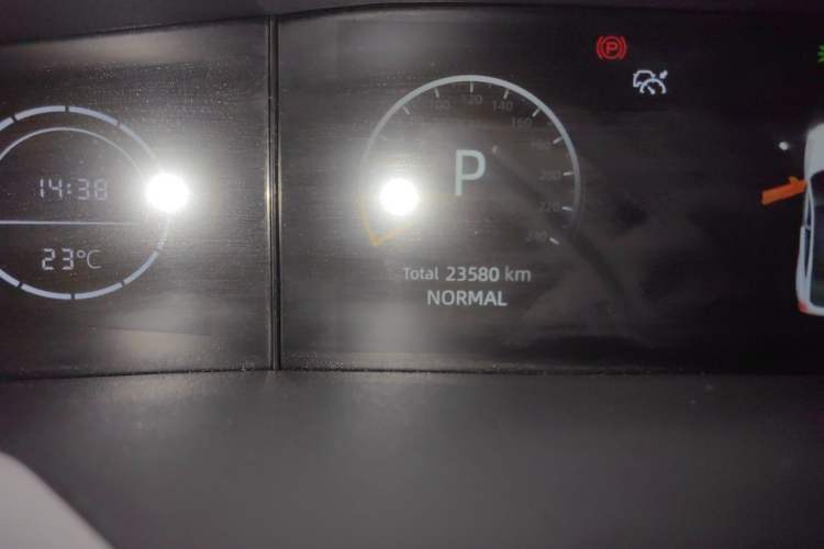 Used CHANGAN UNI-V 2022 1.5T Prestige Version Odometer Close Up