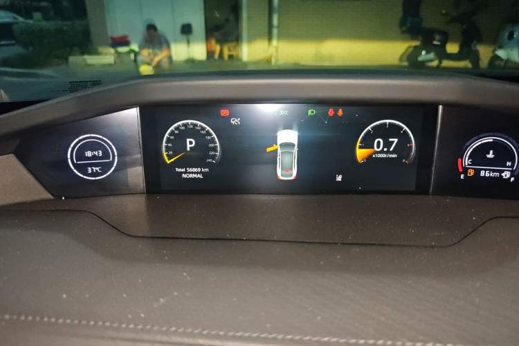 Used CHANGAN UNI-V 2022 1.5T Prestige Version Odometer Close Up