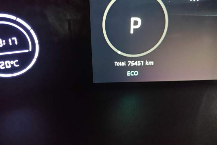 Used CHANGAN UNI-V 2022 1.5T Prestige Version Odometer Close Up