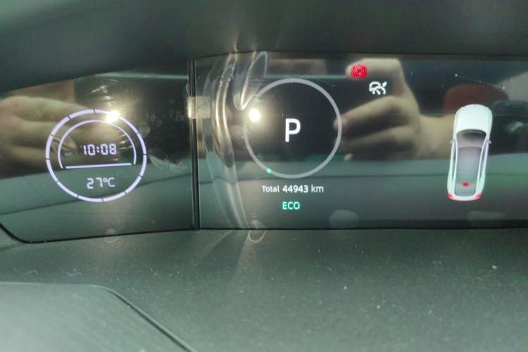 Used CHANGAN UNI-V 2022 1.5T Sport Edition Odometer Close Up