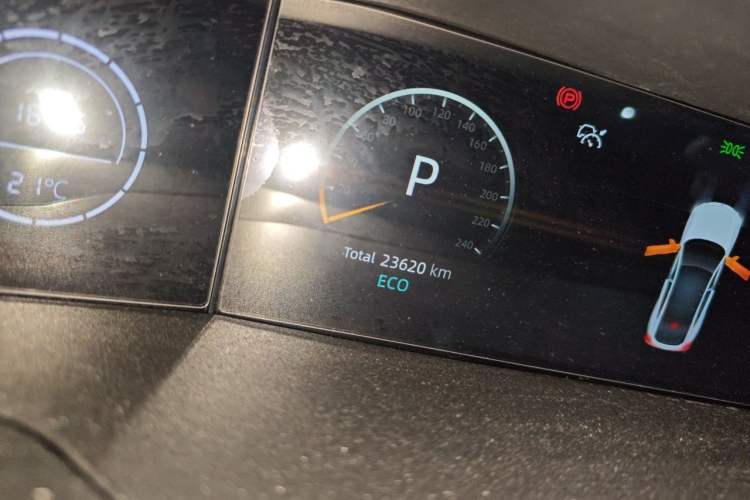 Used CHANGAN UNI-V 2022 1.5T Prestige Version Odometer Close Up